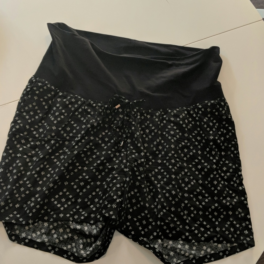 Old Navy Maternity Shorts